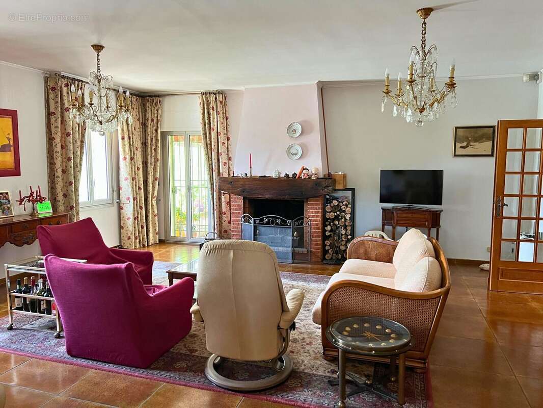 Maison à VILLENEUVE-DE-LA-RAHO