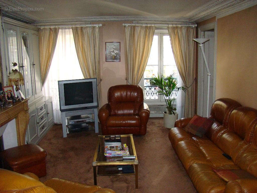 Appartement à PARIS-3E