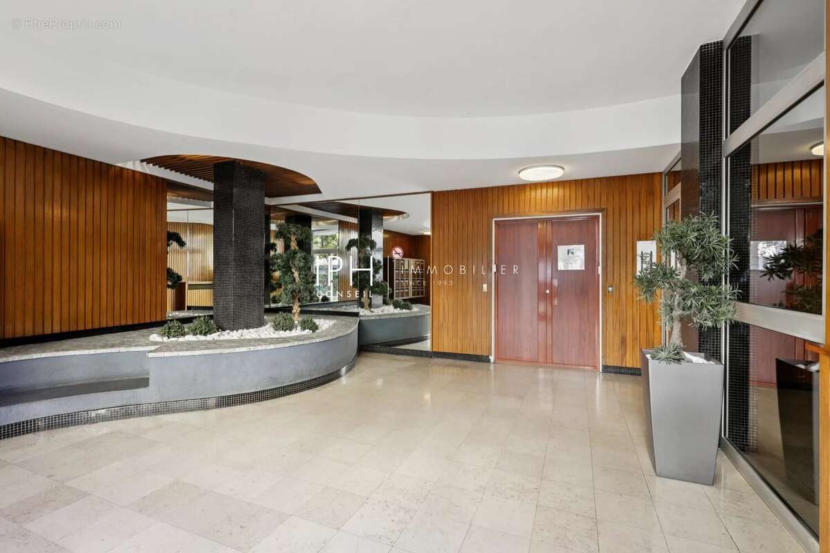 Appartement à NEUILLY-SUR-SEINE