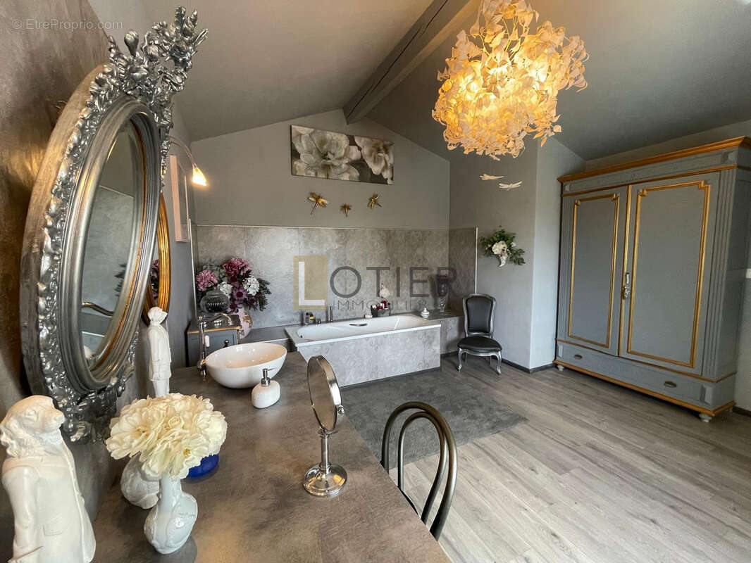 Propriété de charme avec installations équestres   220 m2 sur 8 900 m2 de terrain - photo 20