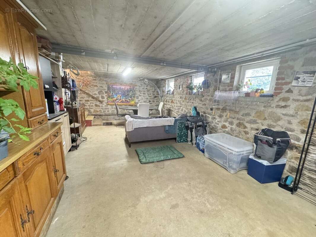 Maison à REUGNY