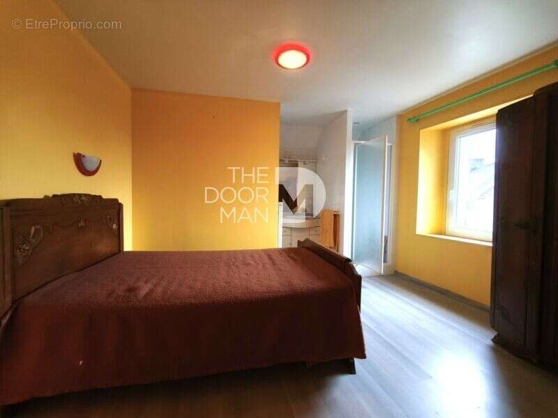 Appartement à LA CHAPELLE-AU-RIBOUL