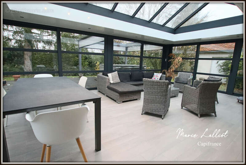 Propriété Pierres apparentes, 242m², 5 chambres, Dortoir enfant et mezzanine, Loiret, Piscine, Jacuzzi, Terrain de tennis, Garag - photo 33