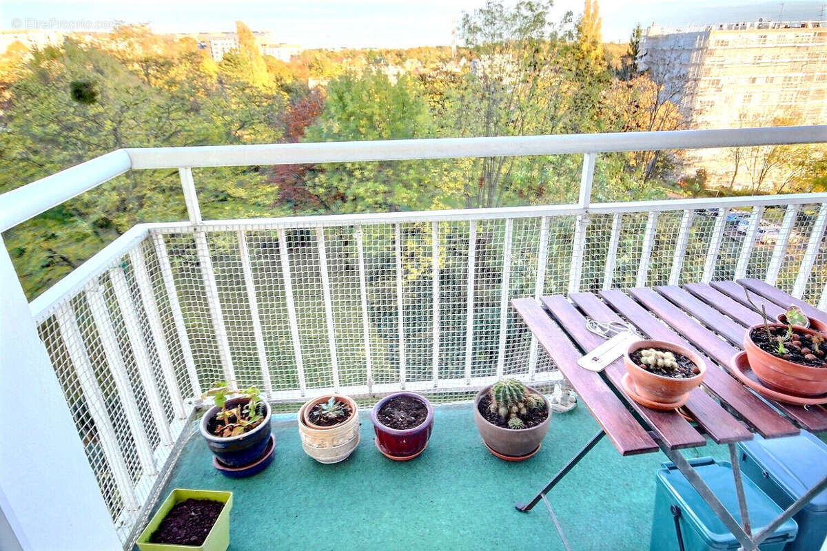 Appartement à FRESNES