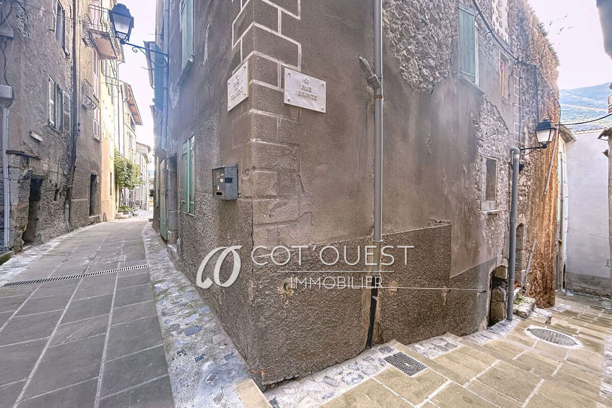 Appartement à ENTREVAUX