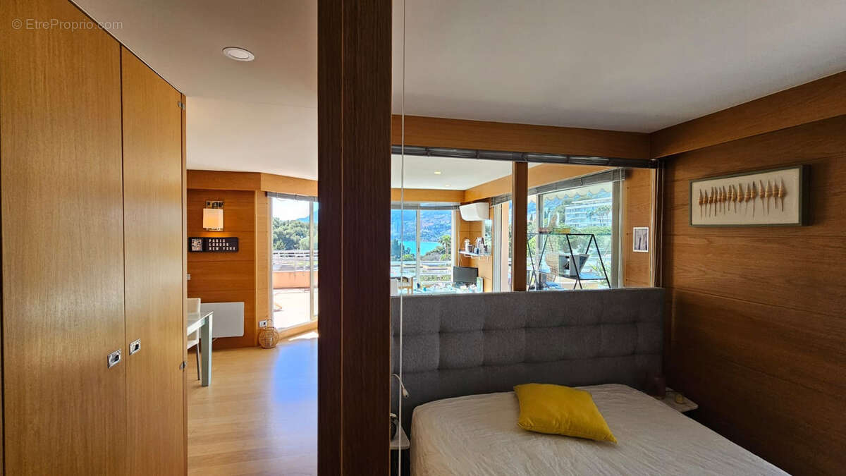 Appartement à ROQUEBRUNE-CAP-MARTIN