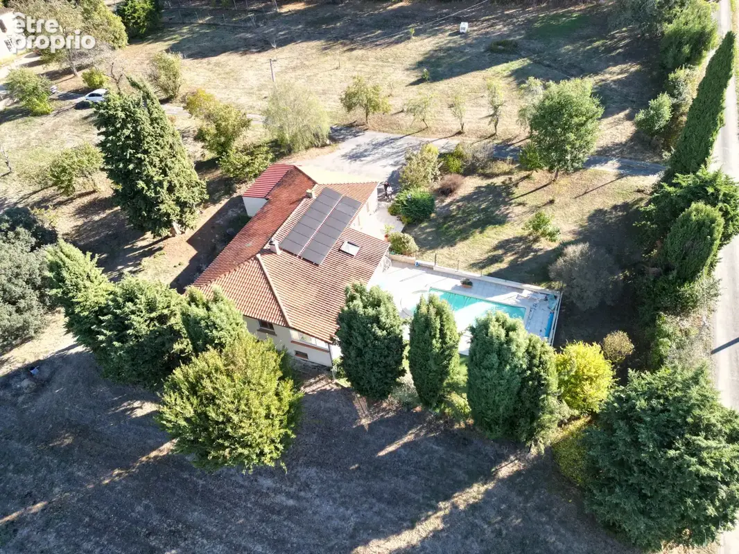 Plain-pied  avec piscine sur plus de 9 000 m2 de terrain - photo 18