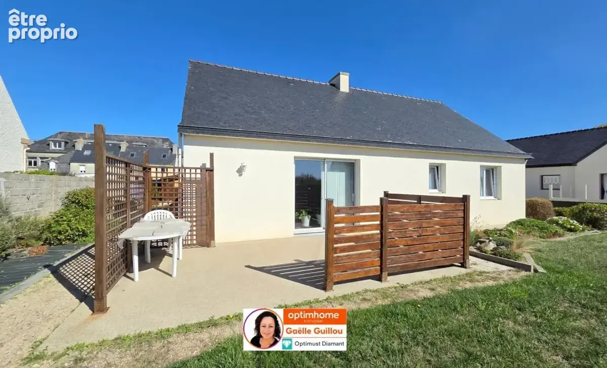 PLOUESCAT : Maison plain pied de 98m² - Plein centre - 2/3 chambres + Garage - Jardin - photo 4