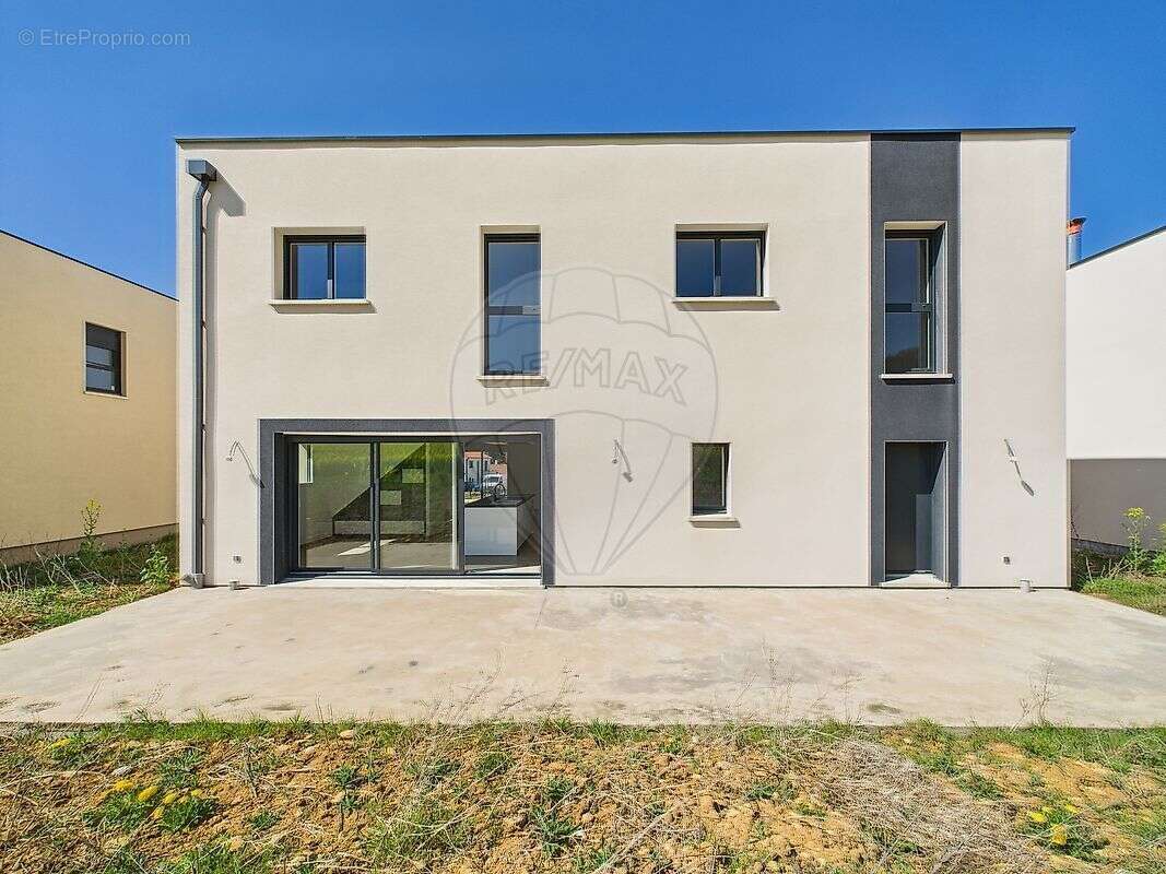 Maison à AMNEVILLE