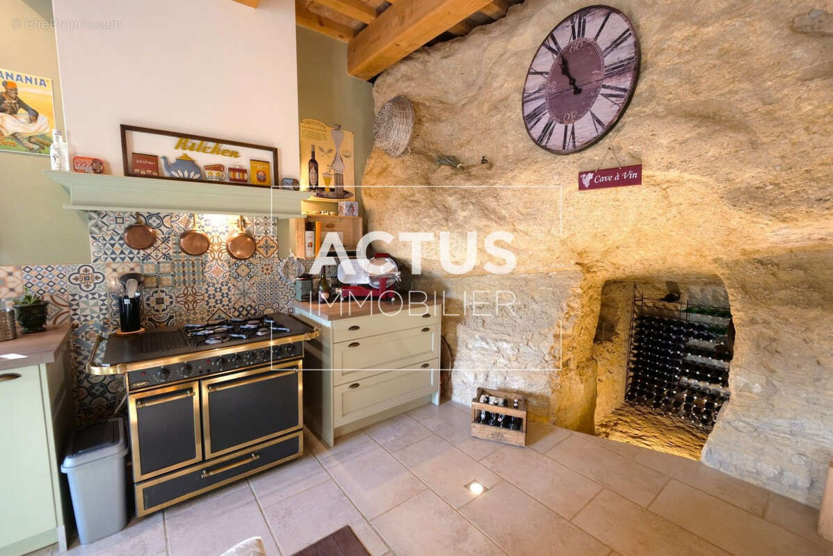 Maison 186 m² à Salon-De-Provence  - photo 4