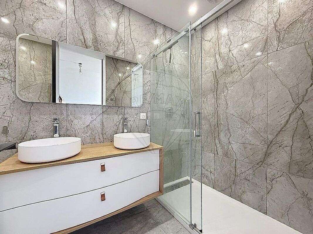 Appartement à VILLENEUVE-LOUBET