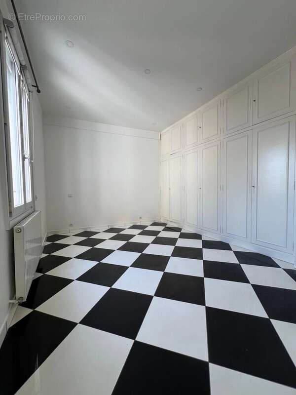 Appartement à PARIS-3E