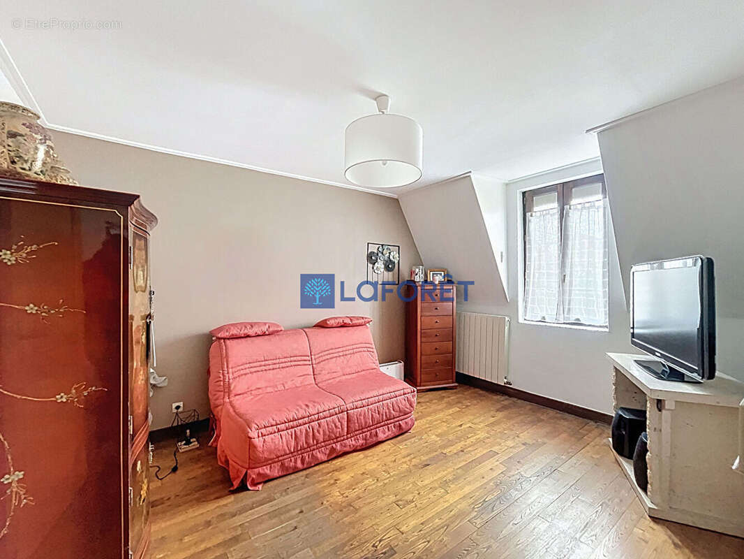 Maison à SAVIGNY-SUR-ORGE