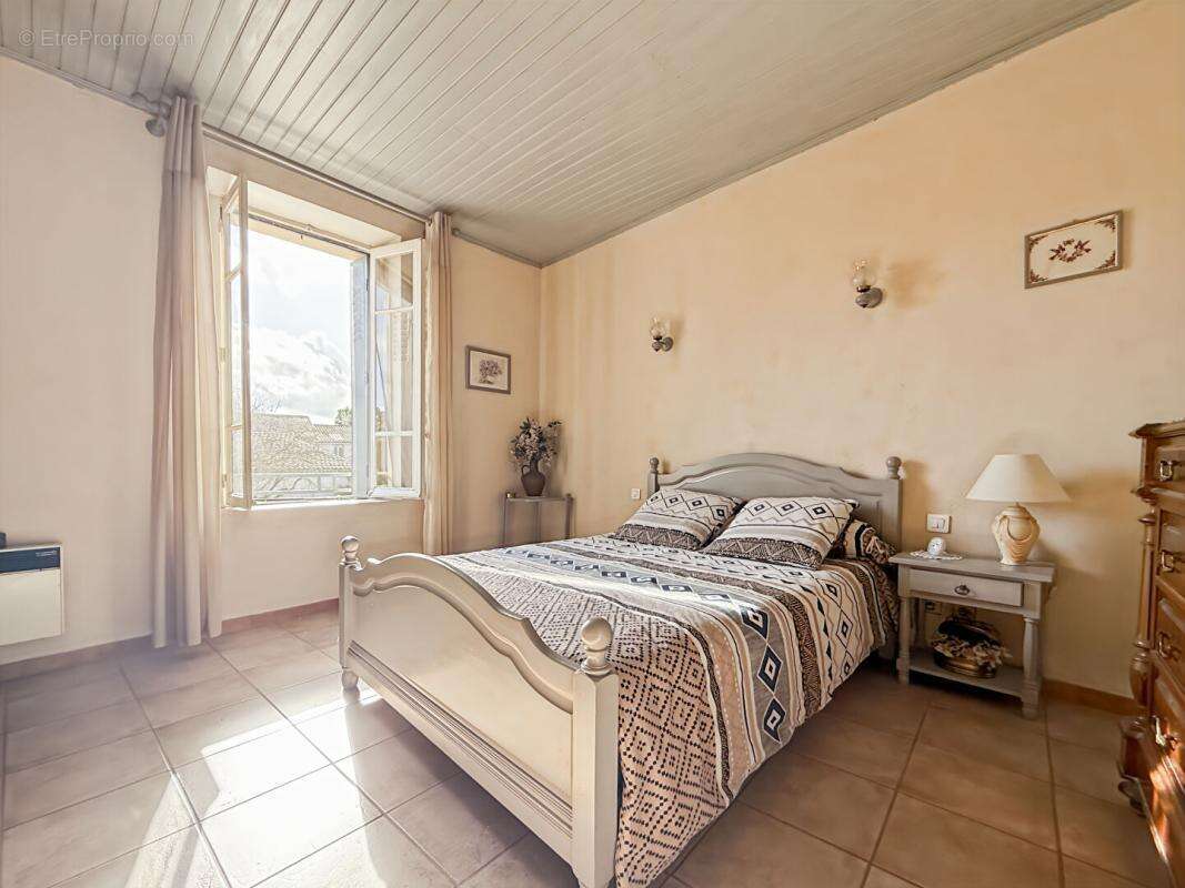 À vendre - maison de village  - eyragues - photo 11