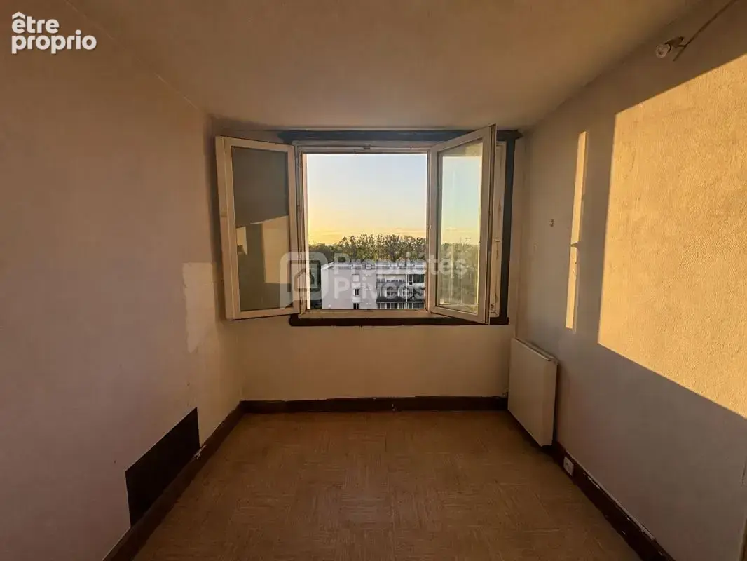 94190 VILLENEUVE SAINT GEORGES - T3 Appartement familial lumineux de 64 m² avec box - Vue dégagée - photo 4