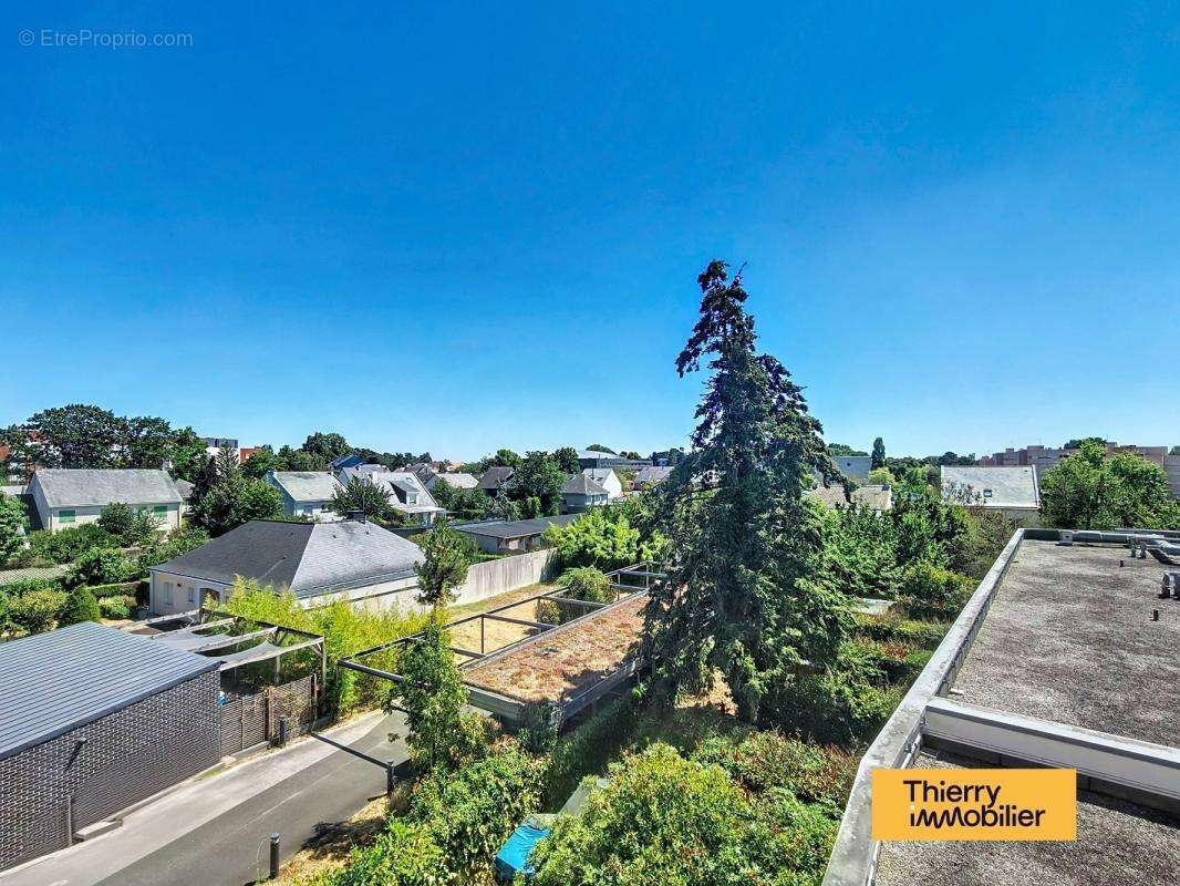 Investissement stratégique T2 au pied du tramway - photo 3