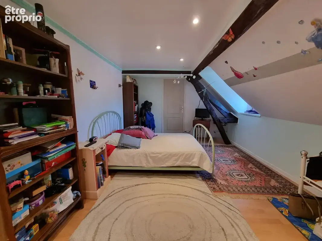 Maison au calme avec terrain offrant un potentiel de construction - photo 9
