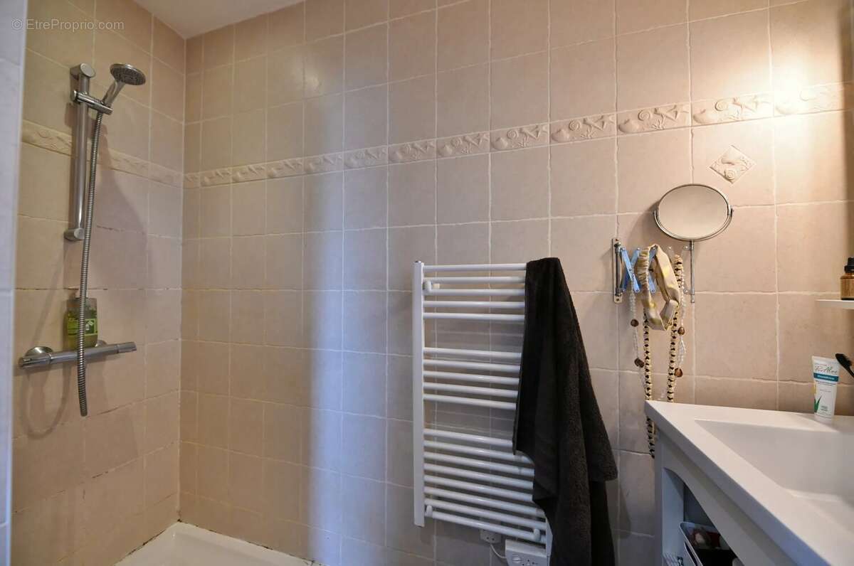 Belle villa contemporaine avec bassin à Bouillargeus en périphérie de Nîmes - photo 21