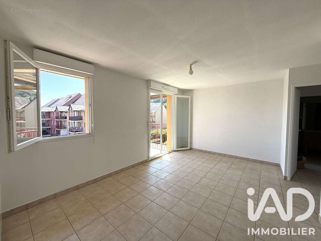 Appartement 41 m² à La Riviere-Saint-Sauveur  - photo 4