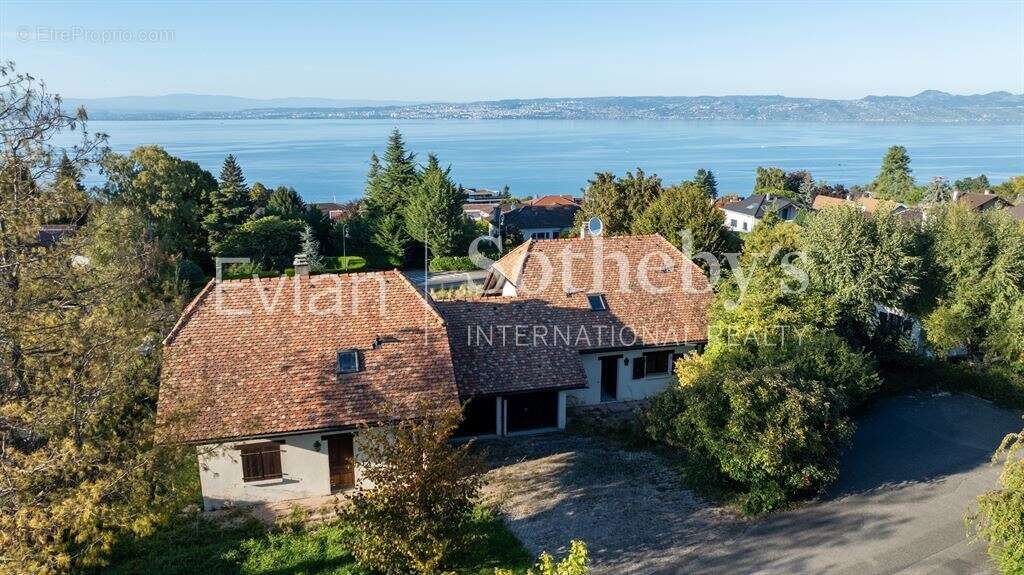 Maison à NEUVECELLE