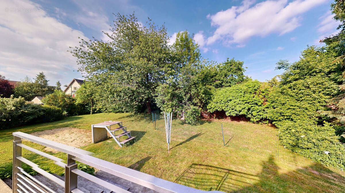 Maison à CRECY-LA-CHAPELLE