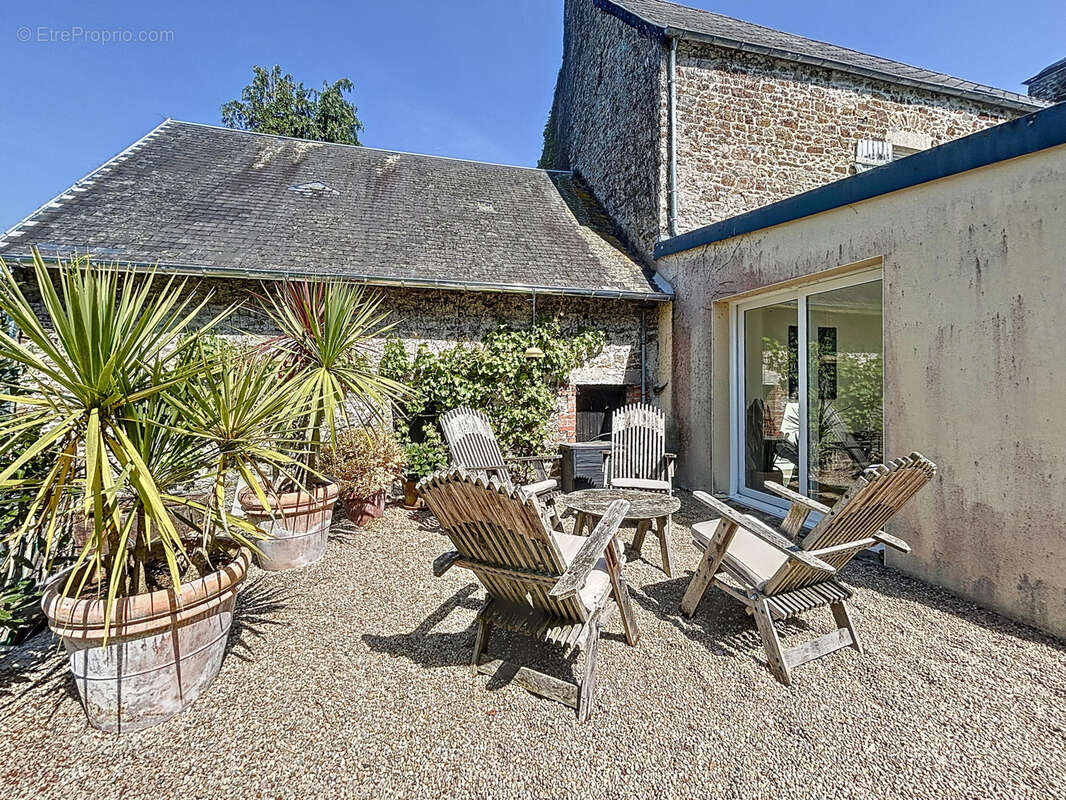 Maison à CANVILLE-LA-ROCQUE