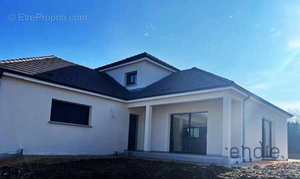 Maison à PONCEY-LES-ATHEE