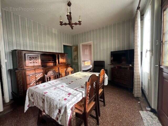 Maison à MEZIDON-CANON