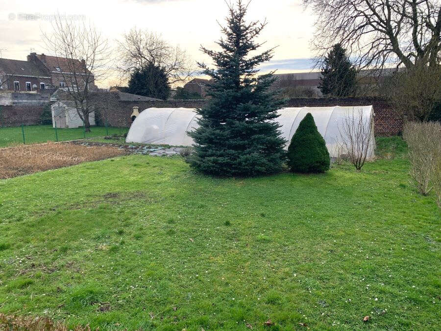 Terrain à bâtir d'une superficie de 404m2 environ ! - photo 2