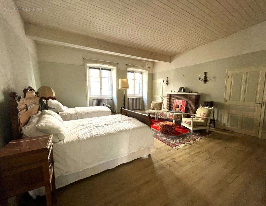 Maison à MUR-DE-BARREZ