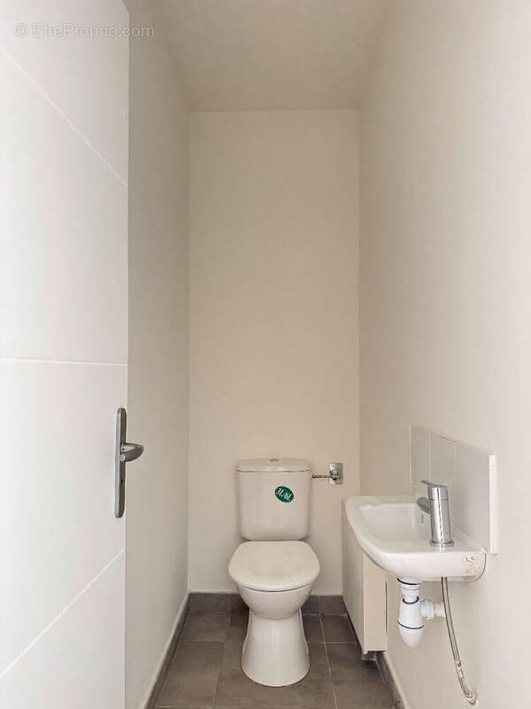 A VENDRE - Bellepierre - Appartement T4 neuf de 173 m2 de surface totale dans une copropriété de standing - photo 12