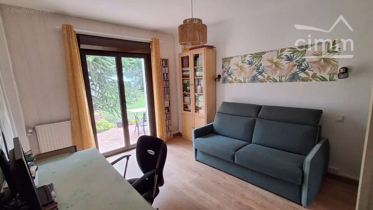 A VENDRE, Vineuil, propriété de charme avec chambres d'hôtes, gites et piscine - photo 8