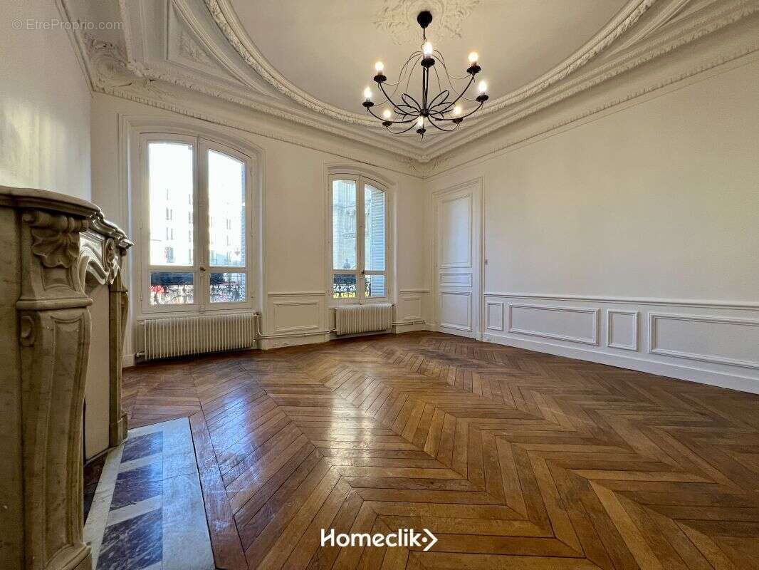 Appartement à PARIS-20E