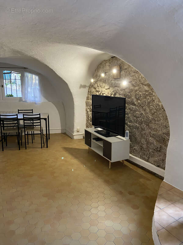 Appartement à LA GARDE-ADHEMAR