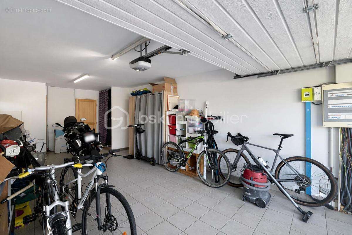 Maison à SAINT-JULIEN-SUR-VEYLE