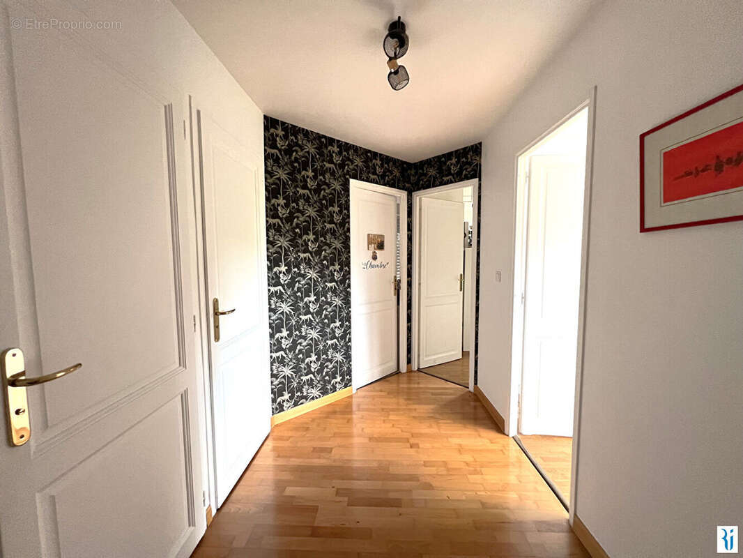 Maison à LE MESNIL-ESNARD