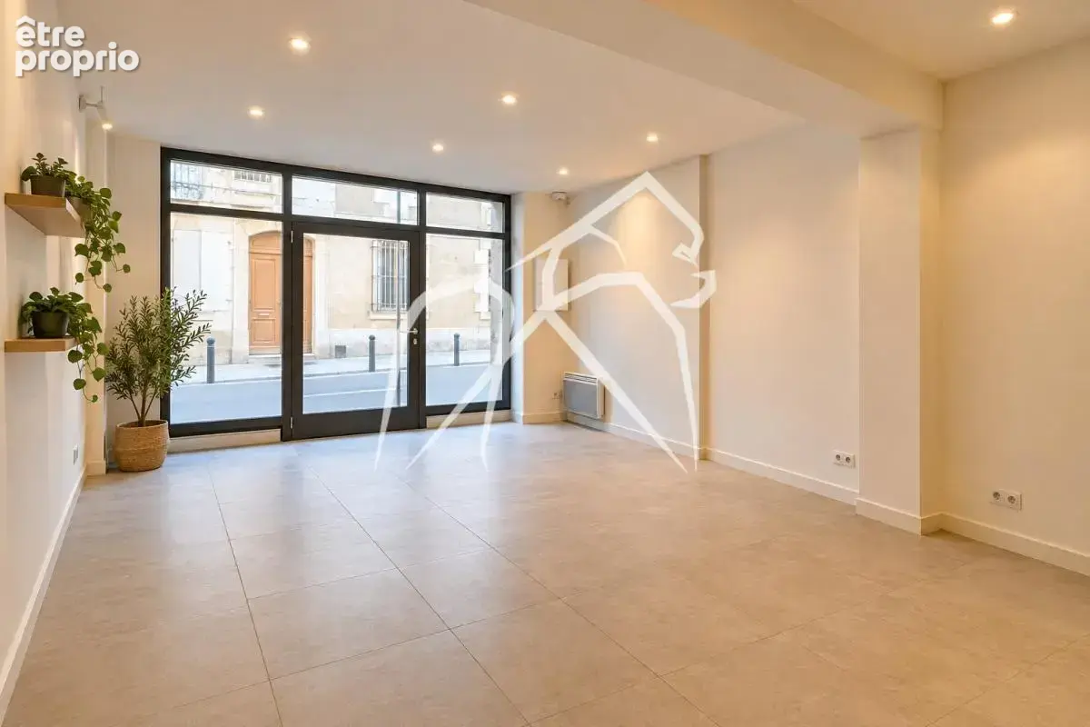 Appartement t3 en rez-de-chaussée + local commercial – 94 m² – 320 000 € - photo 2