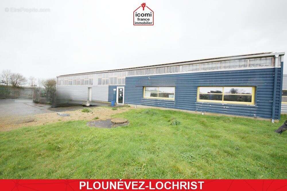 Commerce à PLOUNEVEZ-LOCHRIST