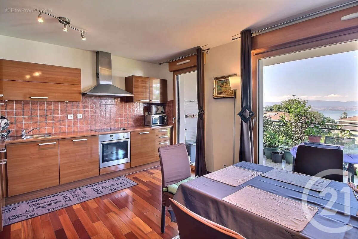 Appartement à EVIAN-LES-BAINS