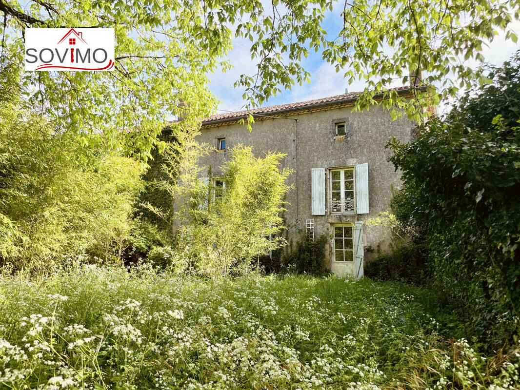 Maison à PLEUVILLE