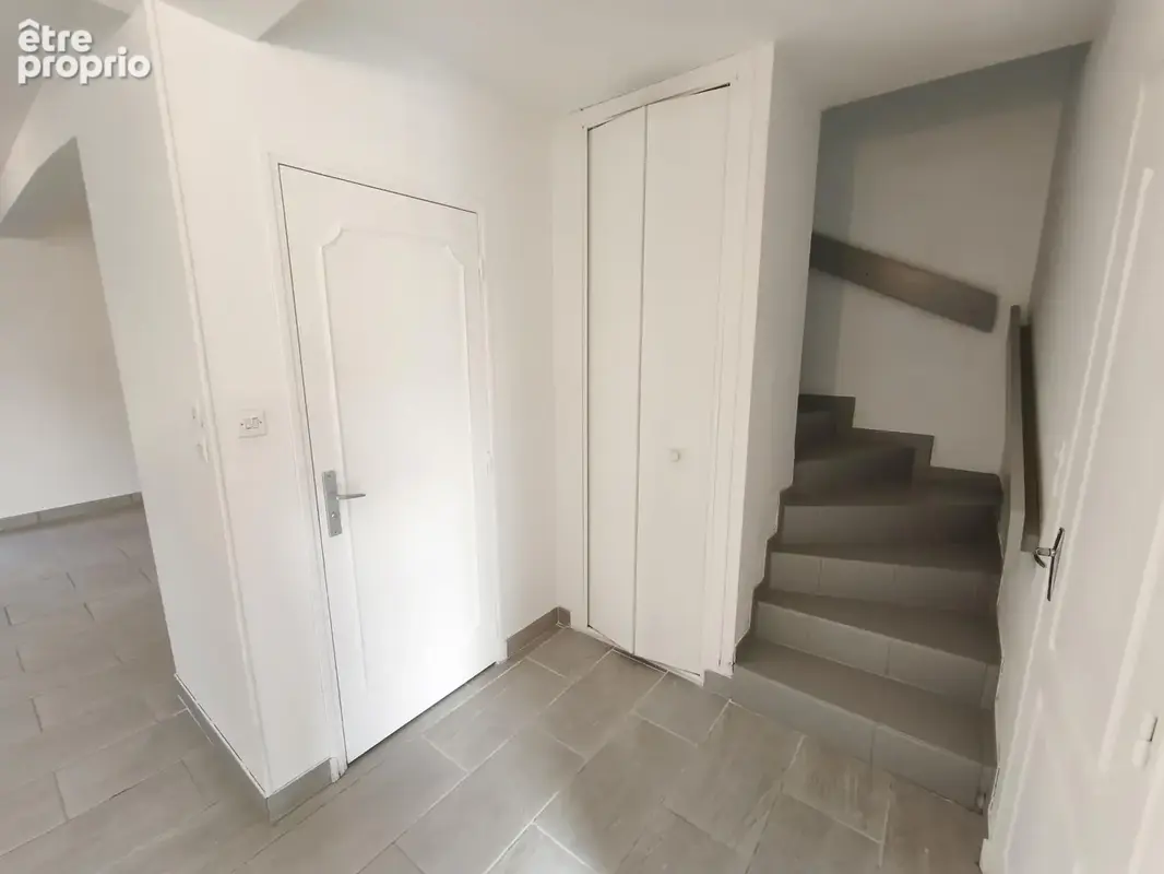 Maison T4 de 87 m2 entièrement rénovée avec garage et jardin - photo 15