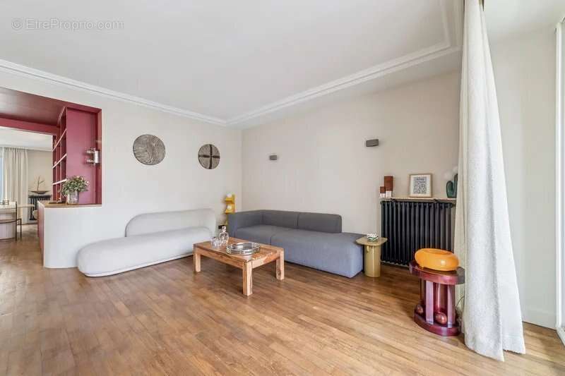 Appartement à NEUILLY-SUR-SEINE