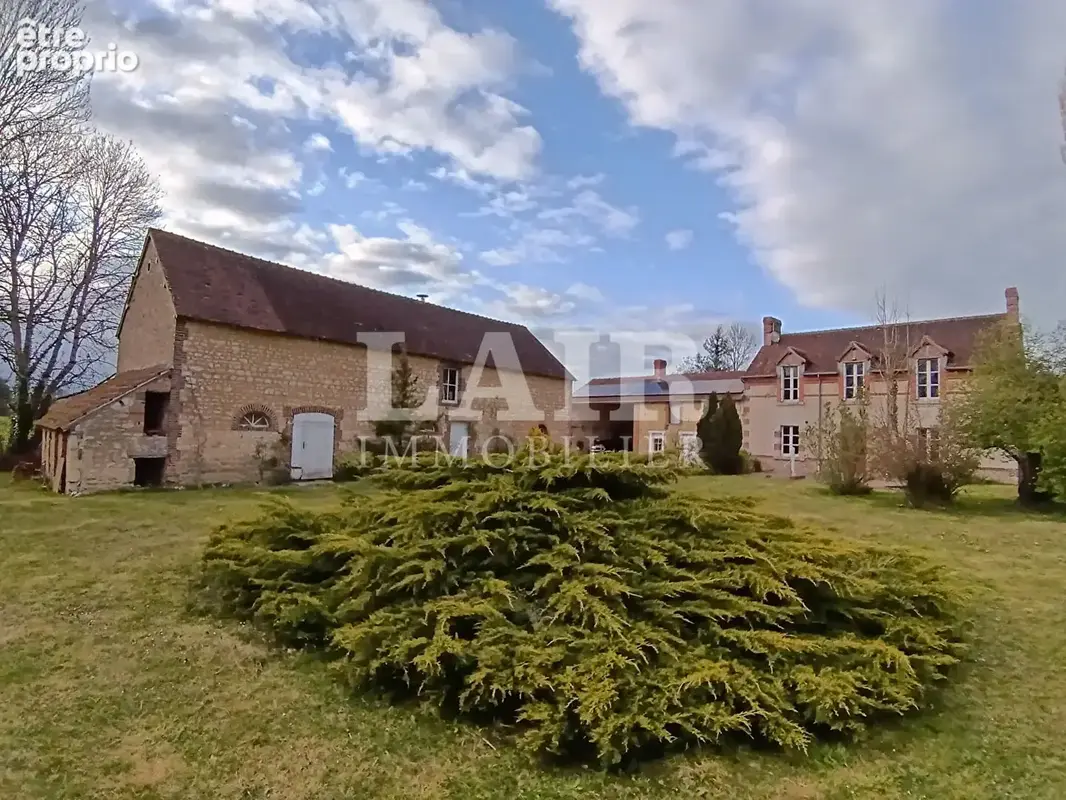 Photo Maison à Le Mele-Sur-Sarthe au prix de 358 700€