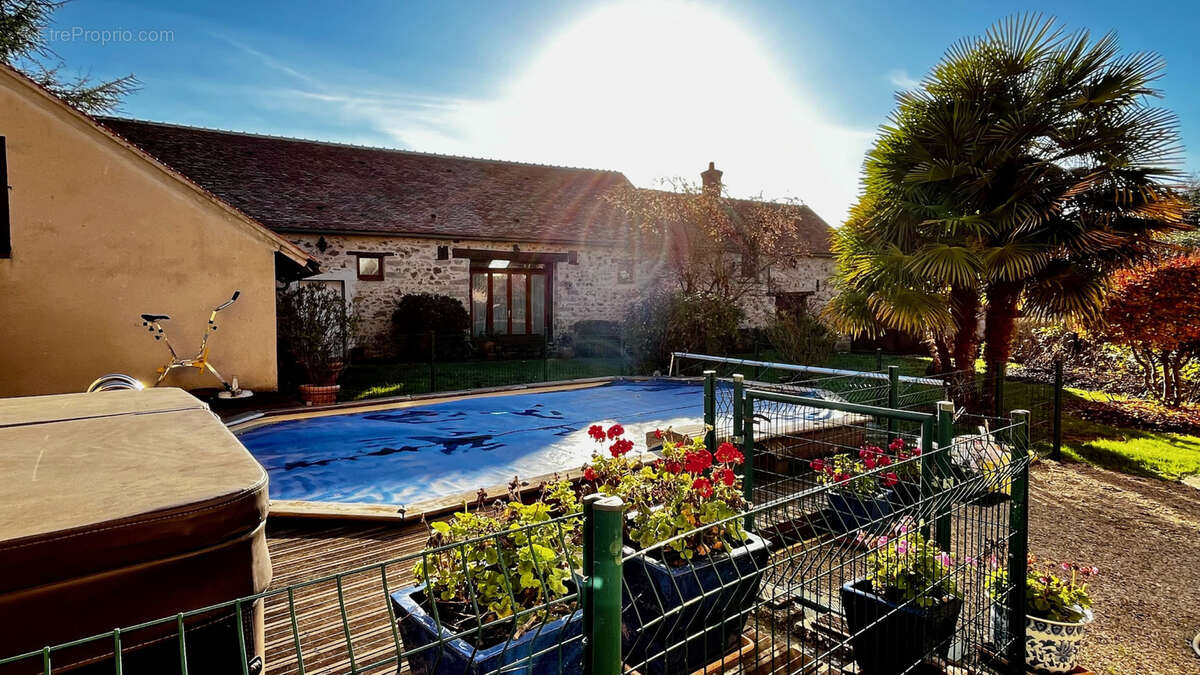 Maison à THOURY-FEROTTES