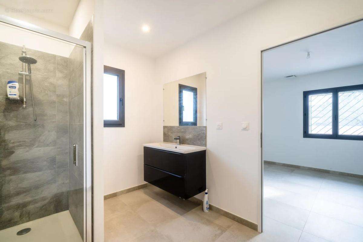 Maison à MOULES-ET-BAUCELS