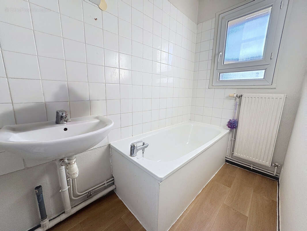 Appartement à SAINT-GENIS-LAVAL