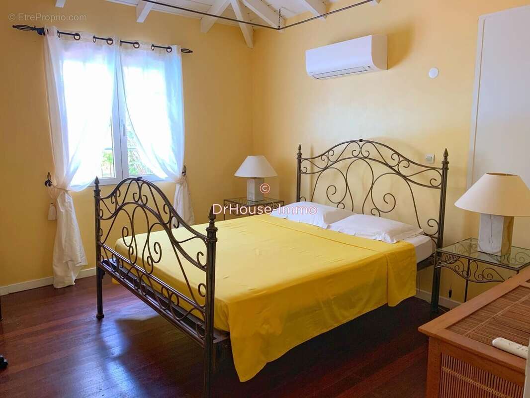 Maison 103 m² à Sainte-Rose  - photo 7