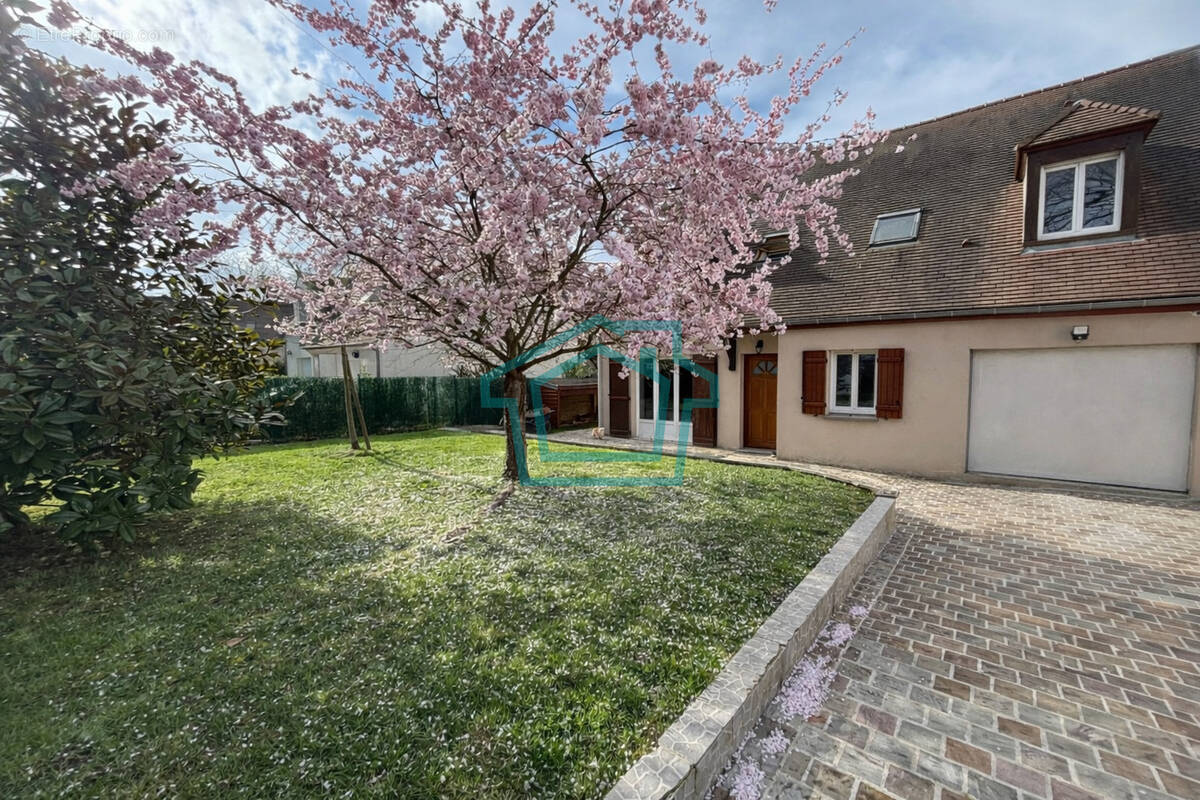 Maison à ORGERUS
