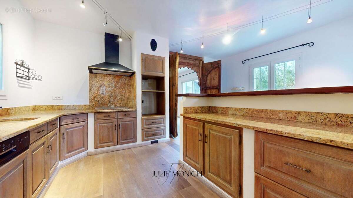 MAISON DE PLAIN-PIED 4 FACES - Produit rare aux prestations de standing - photo 10