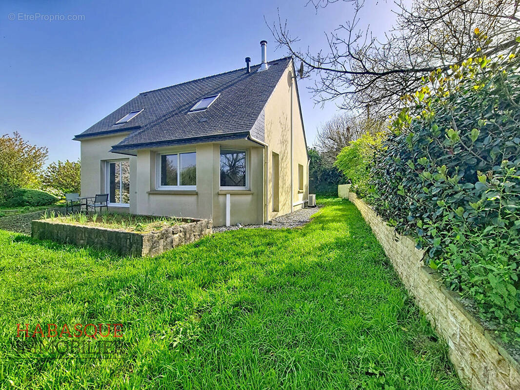 Maison à SAINT-SERVAIS